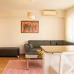 Vibrant And Central Flat Near Kordon In Alsancak